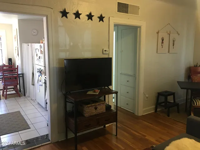 $1,250 | 2201 North Edgemere Street, Phoenix, AZ 85006