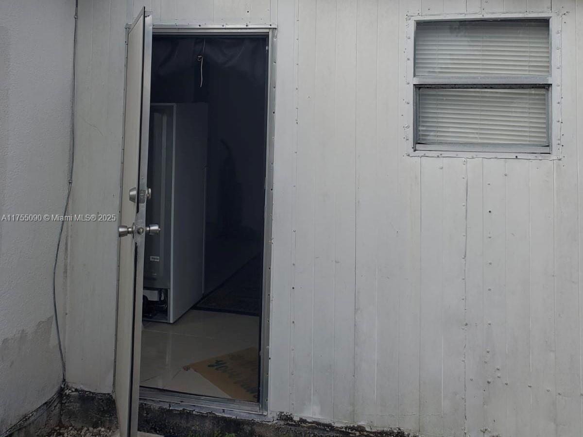 13491 Southwest 7th Place Davie, FL 33325 - Photo 14 of 21