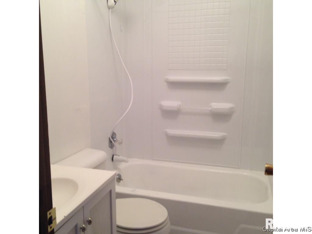 205 West Elliott Avenue Springfield, IL 62702 - Photo 4 of 13