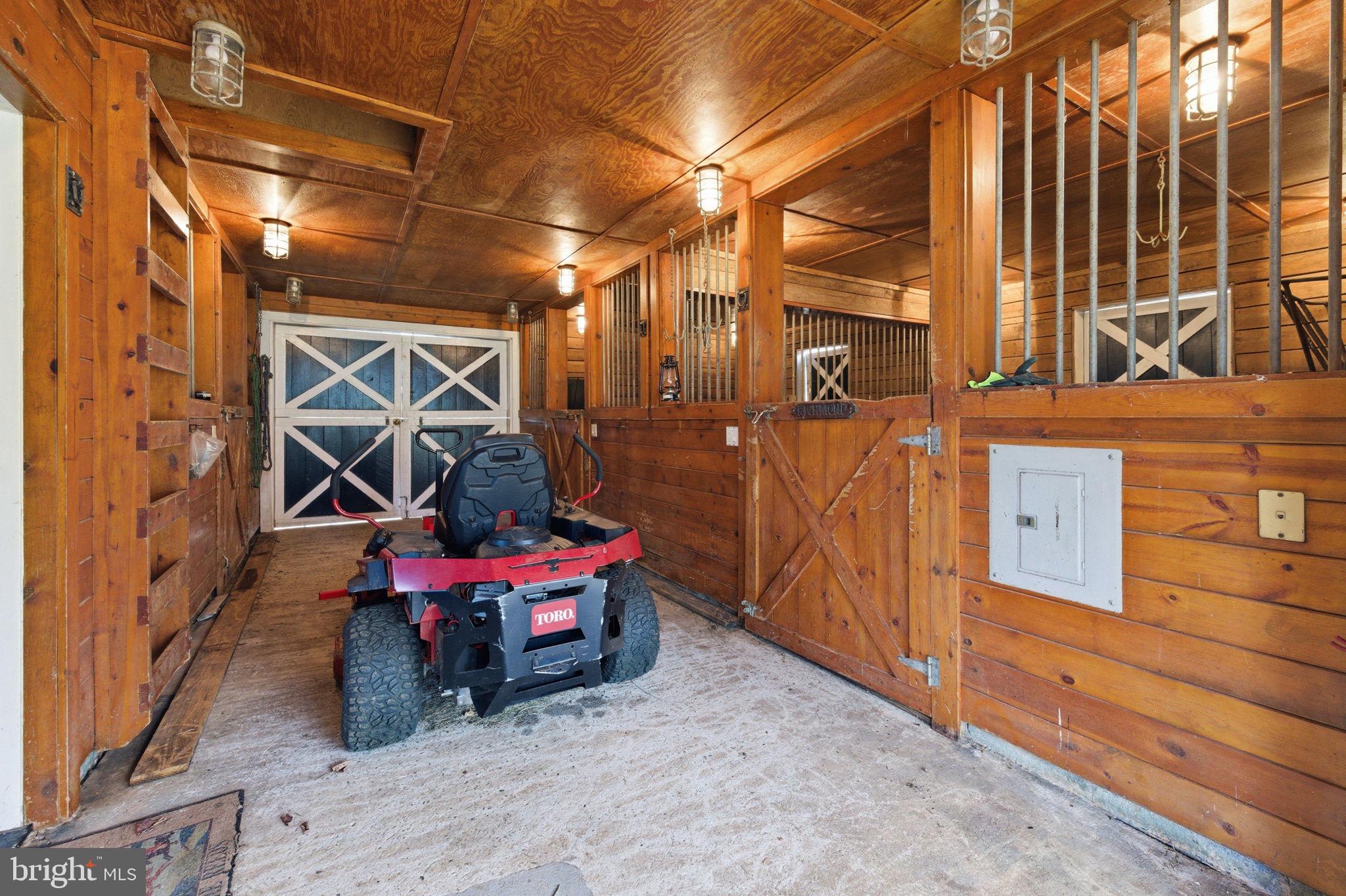 11641 Glen Road Potomac, MD 20854 - Photo 33 of 40 Barn