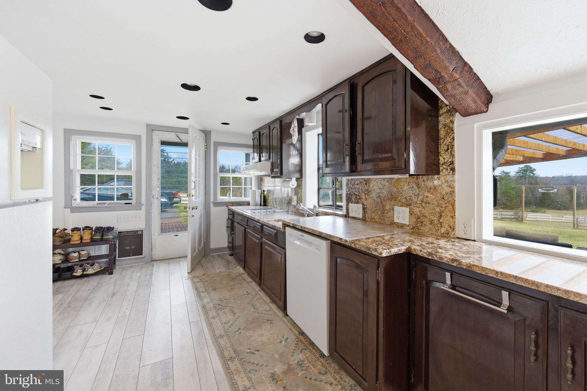 11641 Glen Road Potomac, MD 20854 - Photo 10 of 40 Kitchen