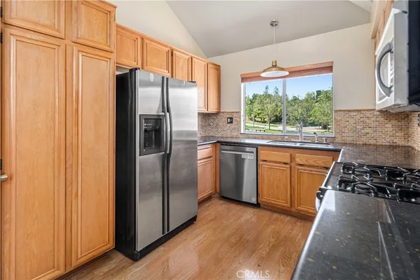 $680,000 | 498 Shelburne Lane, Unit B, Simi Valley, CA 93065