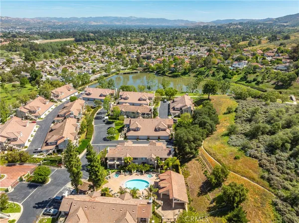 $680,000 | 498 Shelburne Lane, Unit B, Simi Valley, CA 93065