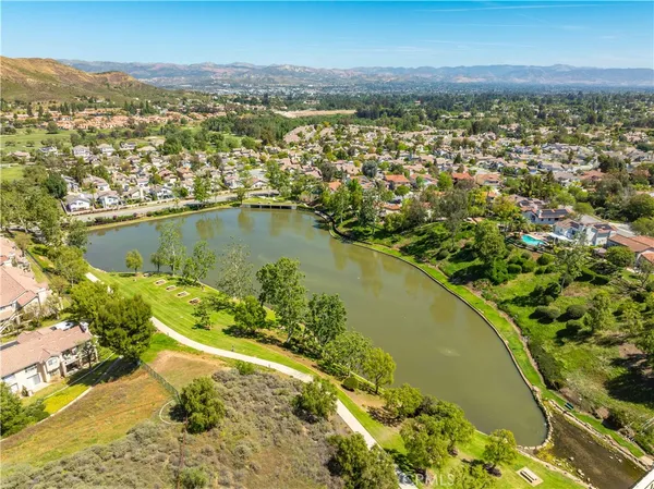 $680,000 | 498 Shelburne Lane, Unit B, Simi Valley, CA 93065