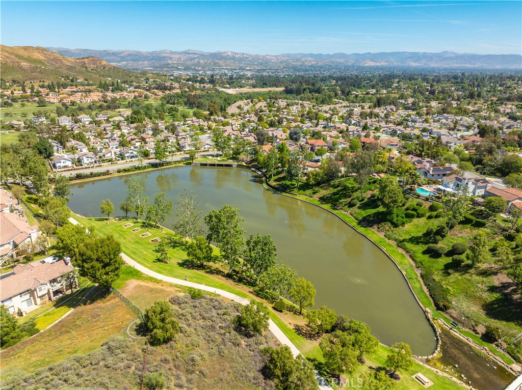 498 Shelburne Lane, Unit B Simi Valley, CA 93065 - Photo 40 of 47 a view of a city