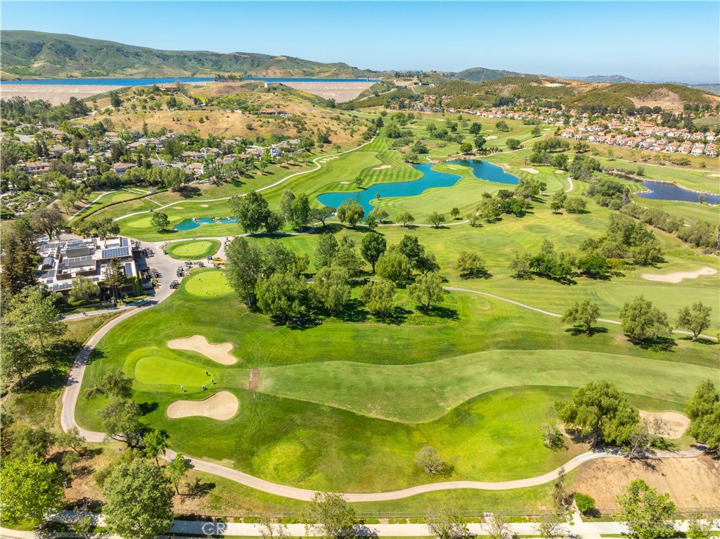498 Shelburne Lane, Unit B Simi Valley, CA 93065 - Photo 46 of 47 a view of a city