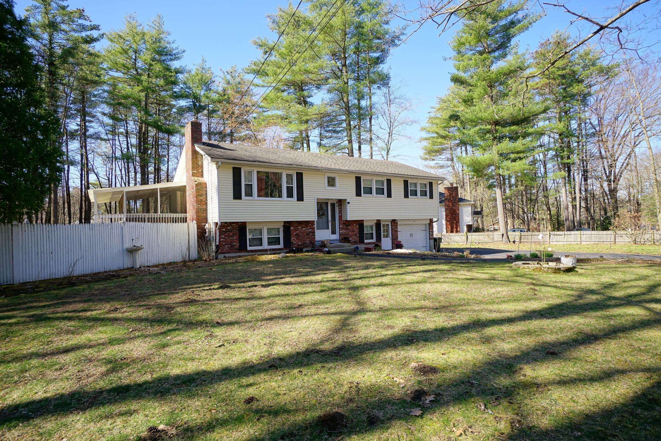 143 Litchfield Road Londonderry, NH 03053 - Photo 1 of 31