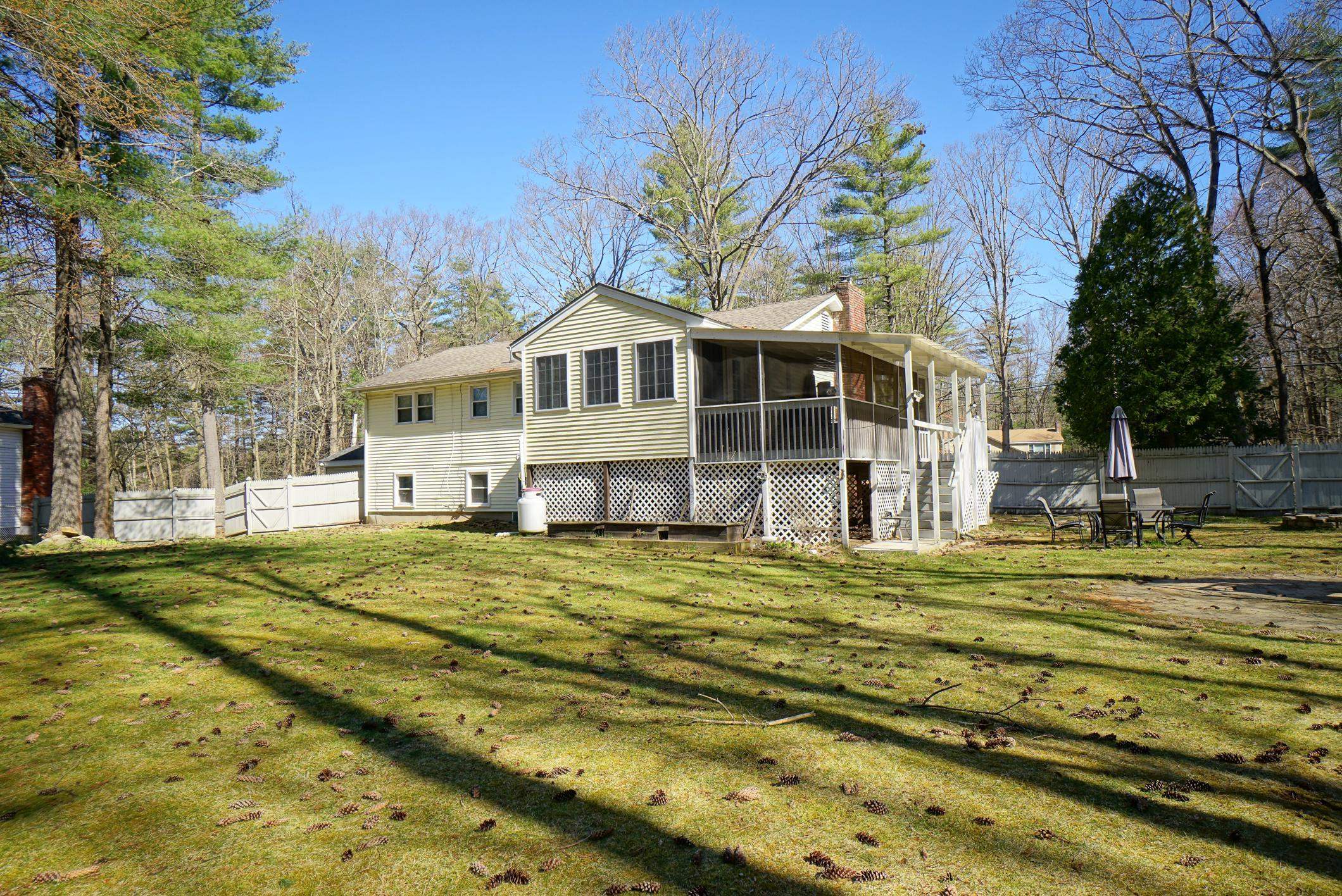 143 Litchfield Road Londonderry, NH 03053 - Photo 27 of 31