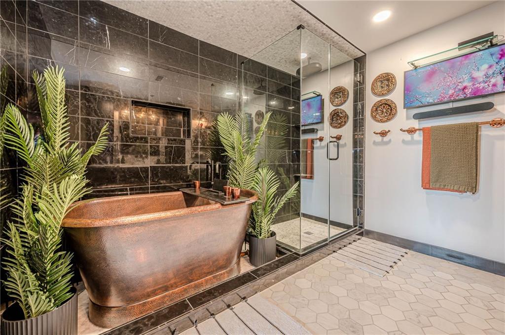 3235 Roswell Road Northeast, Unit 819 Atlanta, GA 30305 - Photo 19 of 76 Gallery Image 19