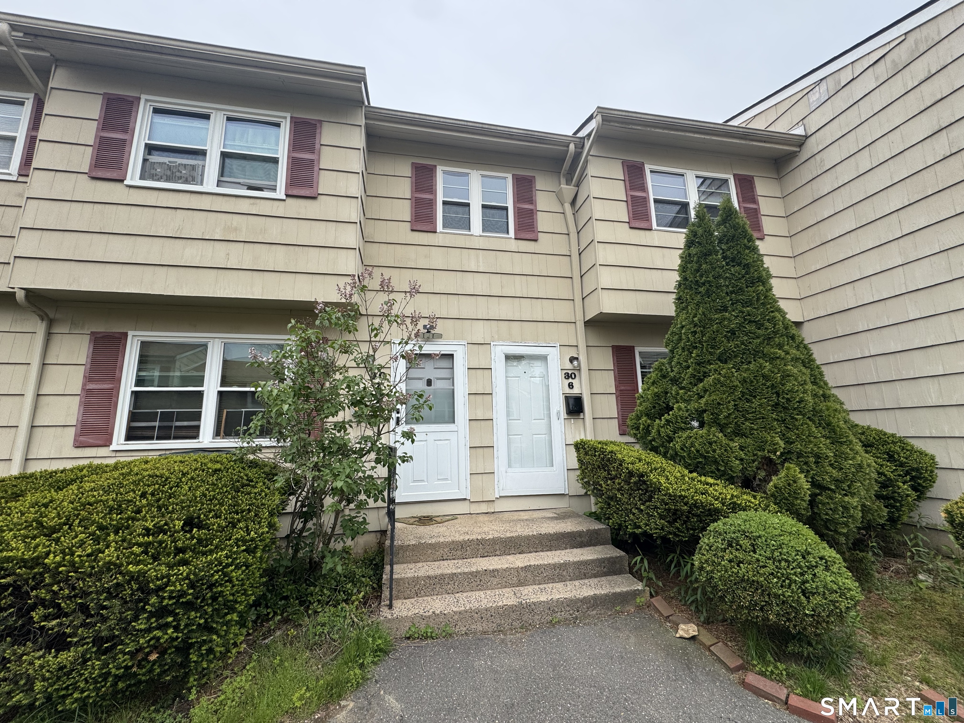 30 Round Tree Drive, Unit 6 Naugatuck, CT 06770 - Photo 1 of 1