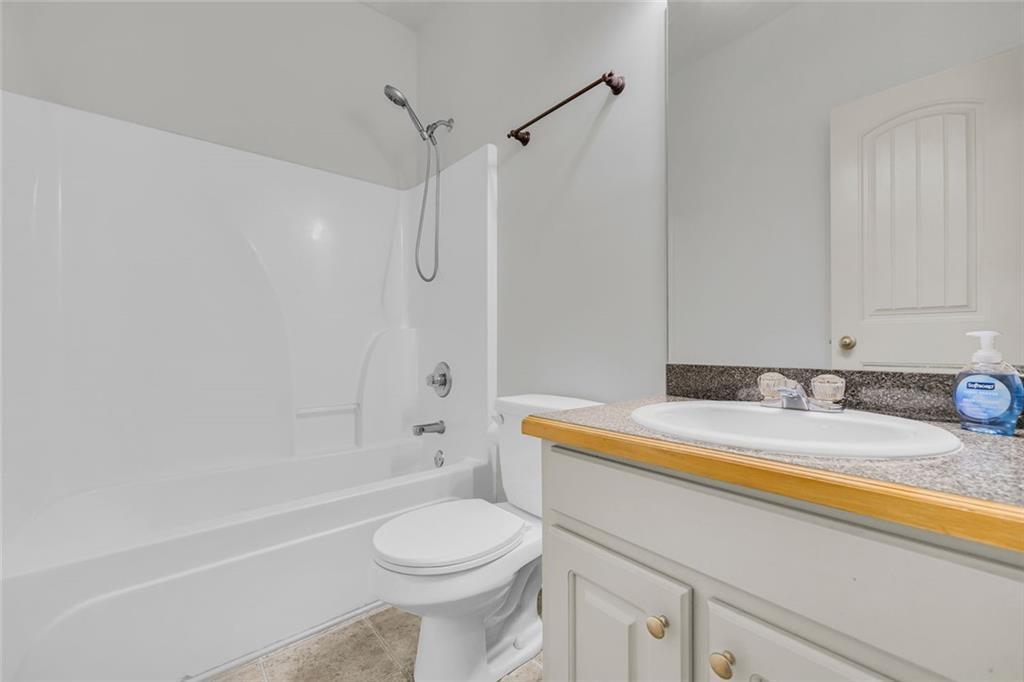 1412 Silvergate Way Winder, GA 30680 - Photo 13 of 21 Gallery Image 13