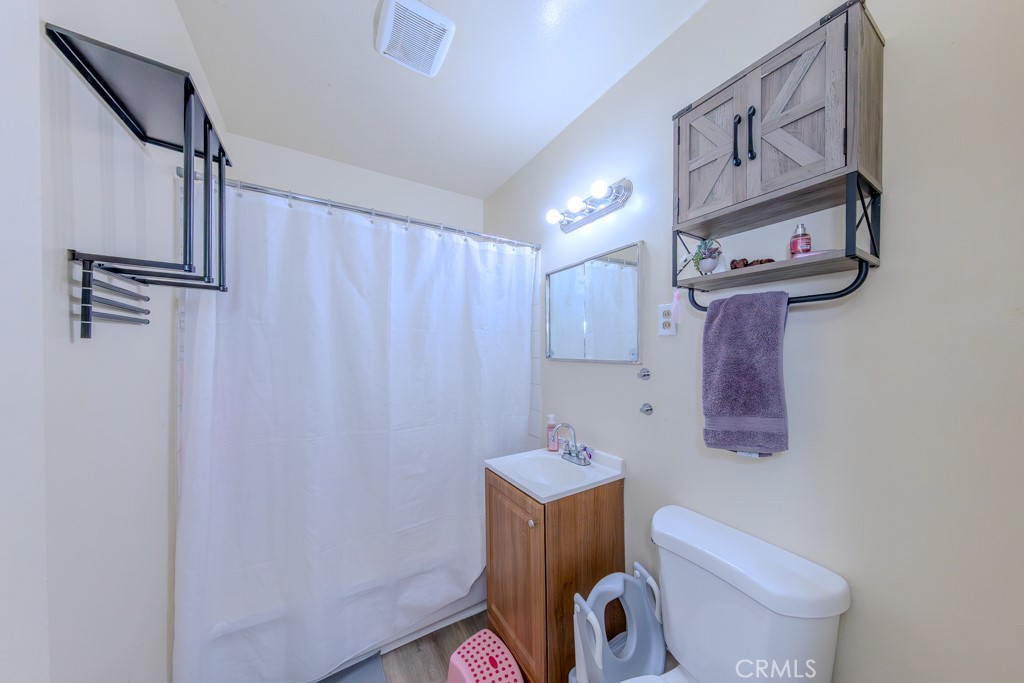 906 South Fann Street Anaheim, CA 92804 - Photo 10 of 27 2 Bedroom unit.