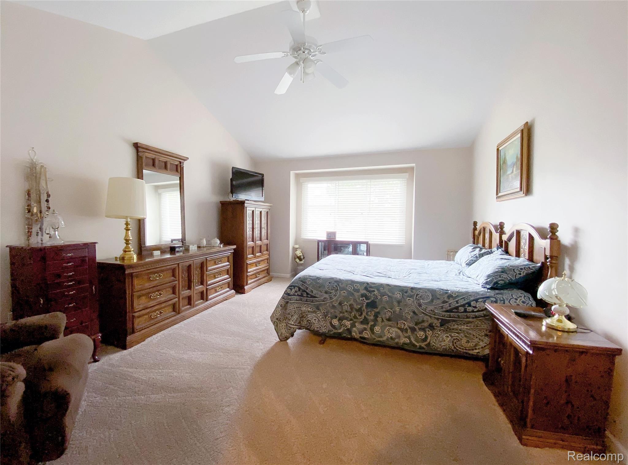 560 Misty Brook Lane Rochester, MI 48307 - Photo 23 of 42 IMG_7547.jpg