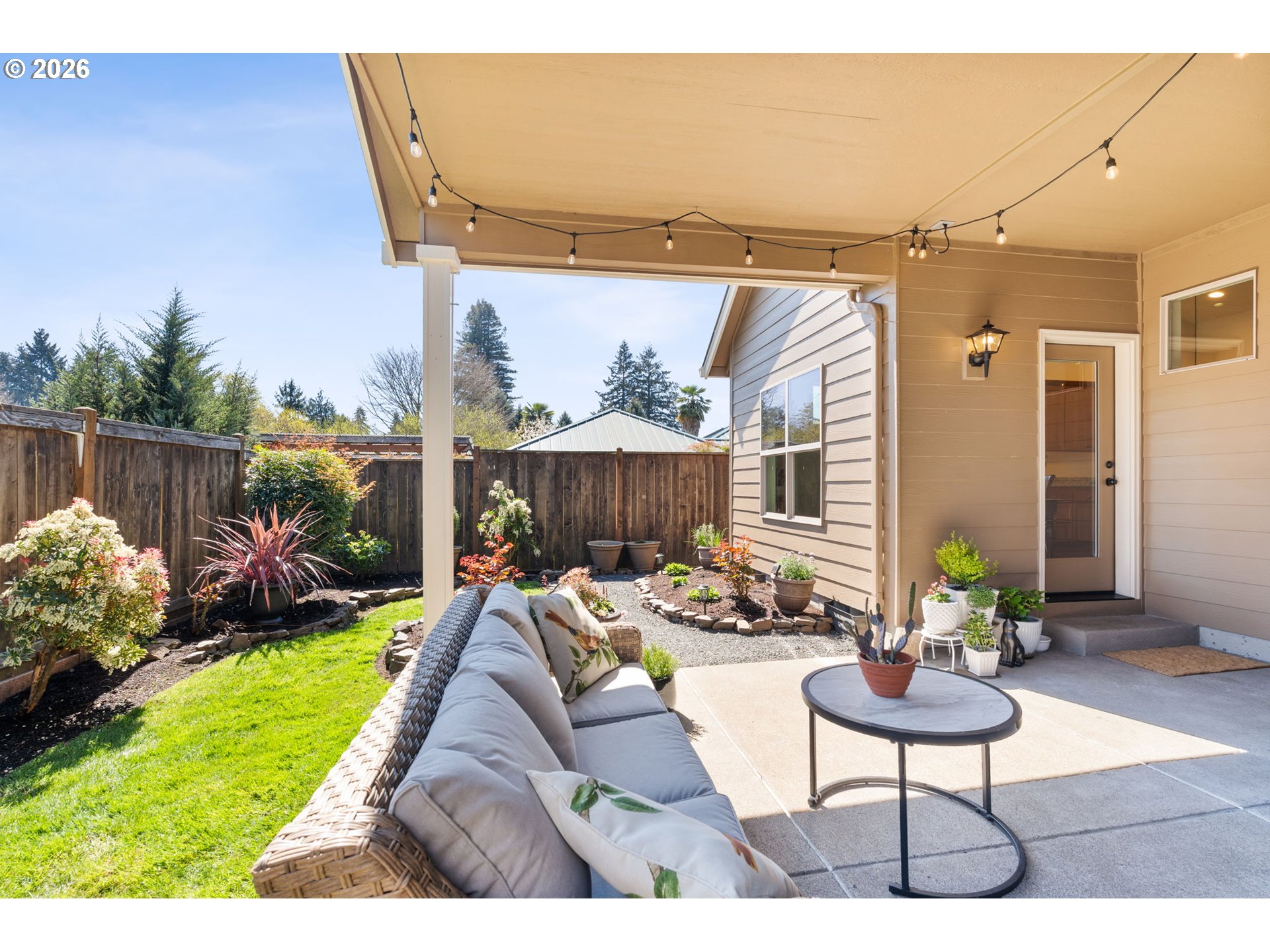 346 River Loop 1 Eugene, OR 97404 - Photo 3 of 21 Yard