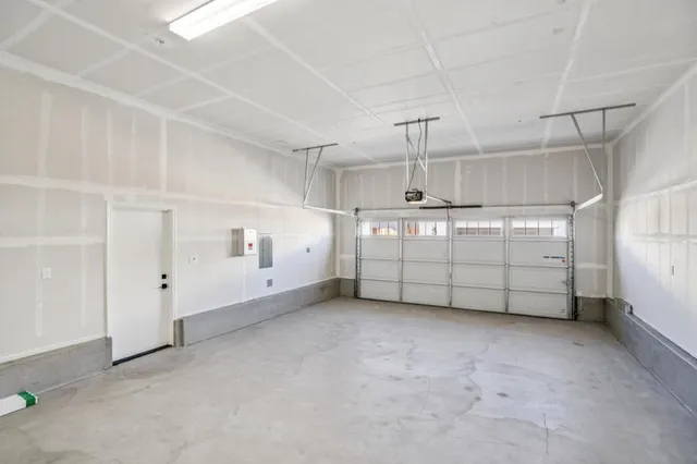 a view of a big room with an entryway