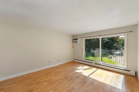 $174,900 | 4820 Park Commons Drive, Unit 235, St. Louis Park, MN 55416