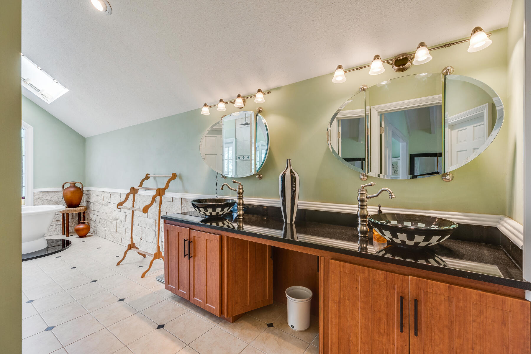 707 East Mountain View Road Johnson City, TN 37601 - Photo 45 of 102 045
