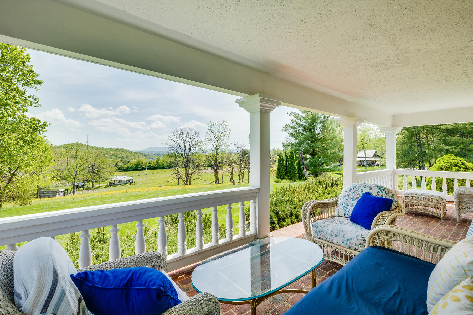 707 East Mountain View Road Johnson City, TN 37601 - Photo 7 of 102 007