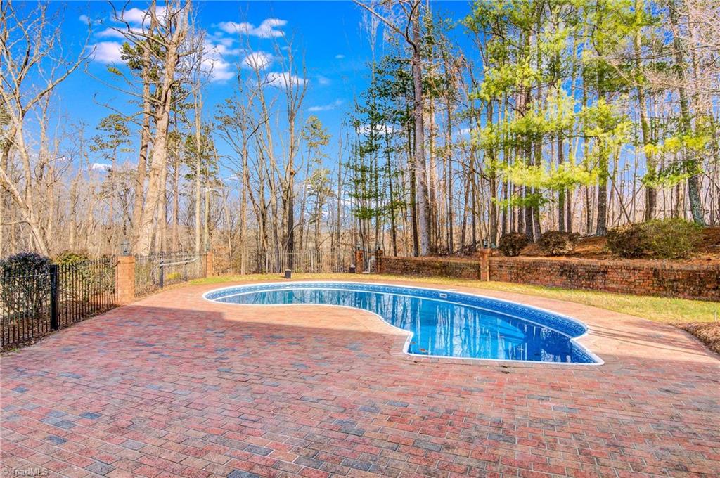 5064 Bunch Road Summerfield, NC 27358 - Photo 6 of 46 Gallery Image 6