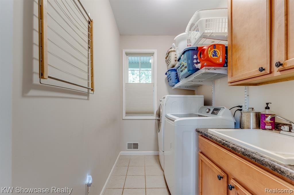 671 North Hughes Road Howell, MI 48843 - Photo 20 of 60