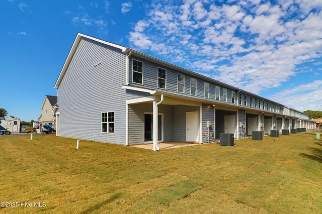 $354,900 | 236 Cline Way, Unit 127 1809 LIVE OAK, Beaufort, NC 28516
