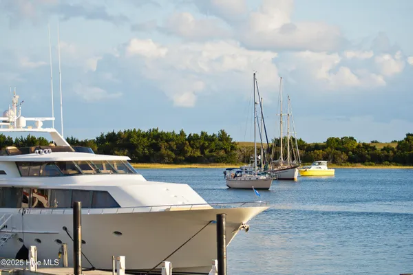 $354,900 | 236 Cline Way, Unit 127 1809 LIVE OAK, Beaufort, NC 28516