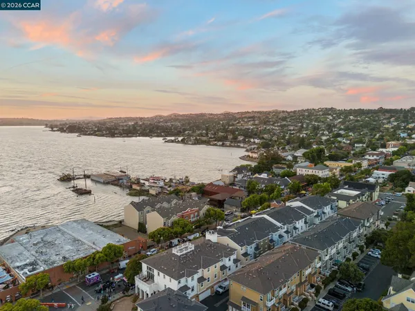 $959,000 | 228 1st Street, Benicia, CA 94510
