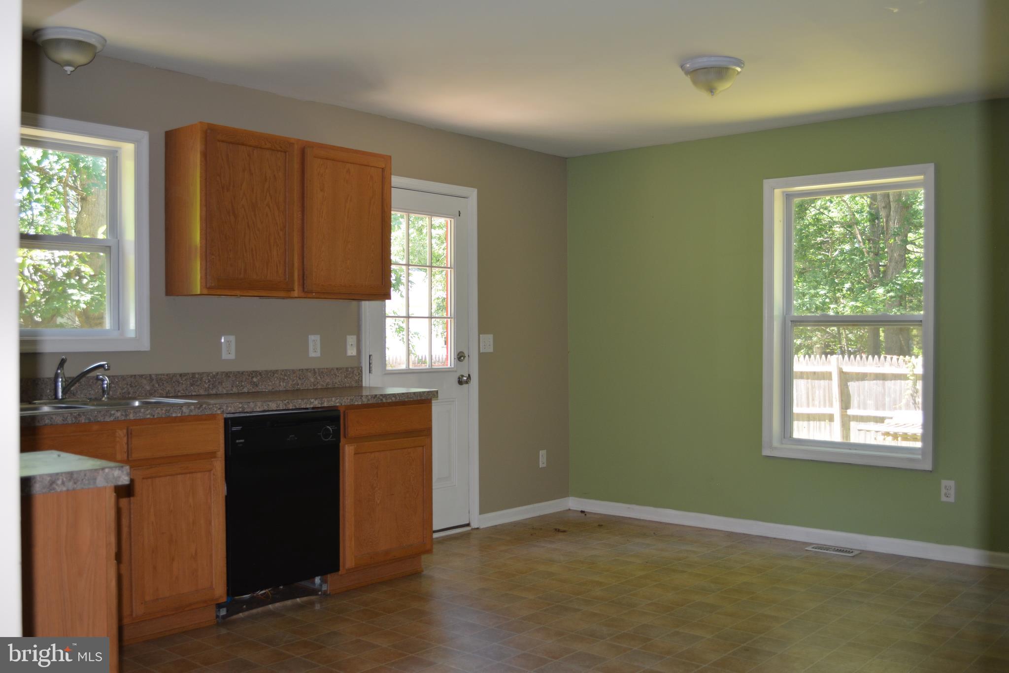 319 Opal Road Millville, NJ 08332 - Photo 3 of 20 Gallery Image 3