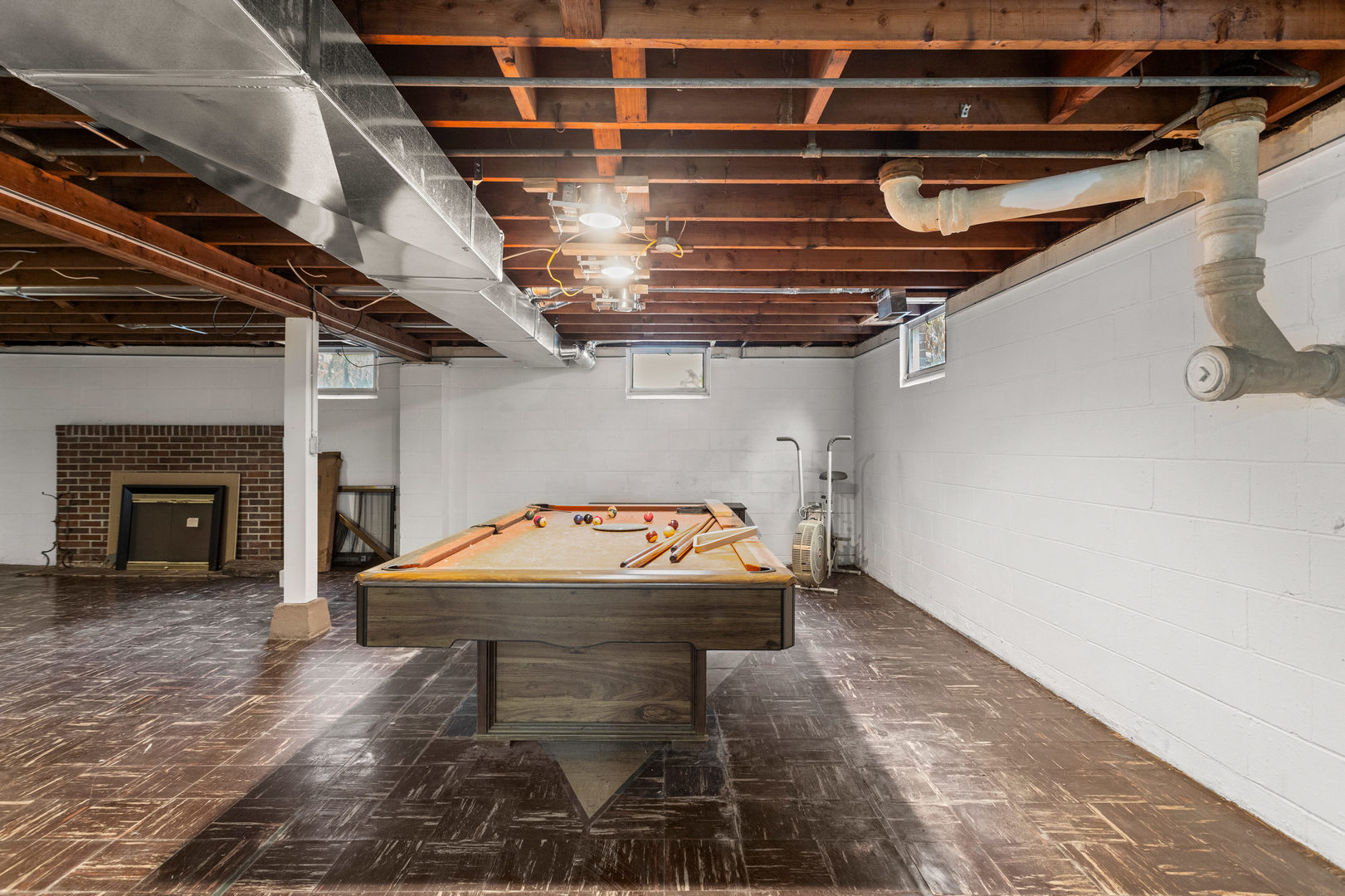 904 West Kirby Avenue Champaign, IL 61821 - Photo 37 of 46 a utility room with furniture