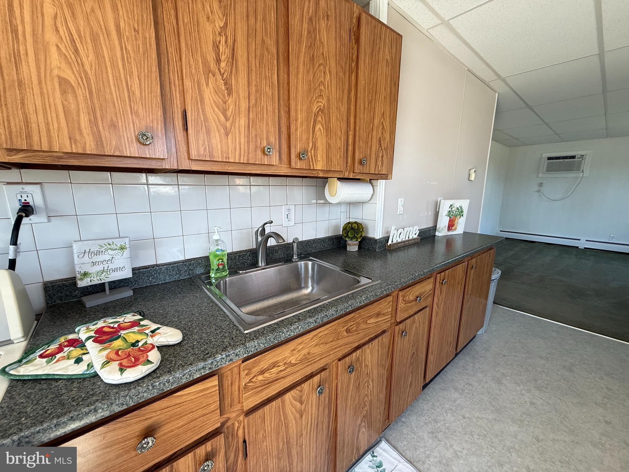583 Arbor Road Morrisville, PA 19067 - Photo 5 of 37 Gallery Image 5