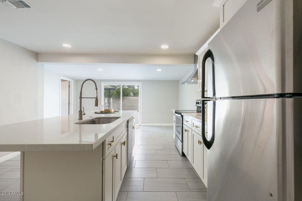 4056 East Hearn Road Phoenix, AZ 85032 - Photo 7 of 22 Kitchen