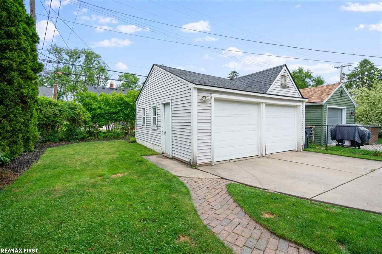1210 Harvard Road Berkley, MI 48072 - Photo 29 of 33 50045888-28.JPG