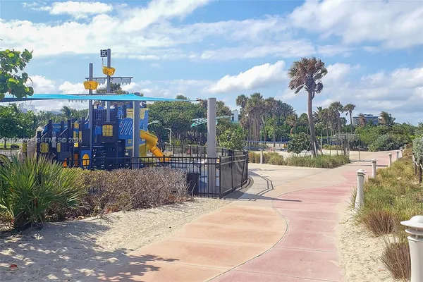 $1,900 | 8430 Harding Avenue, Unit 3, Miami Beach, FL 33141