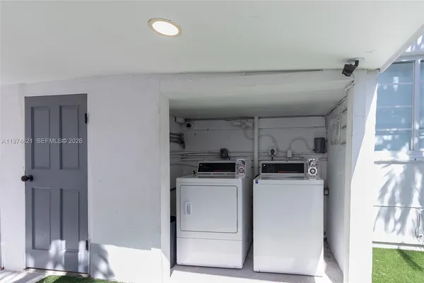 $1,900 | 8430 Harding Avenue, Unit 3, Miami Beach, FL 33141