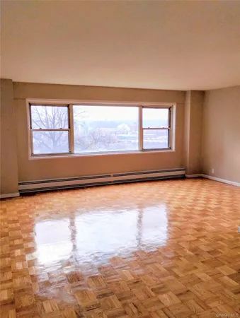 a view of empty room with window