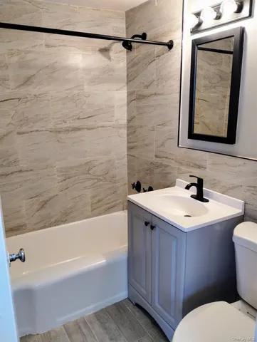 $147,500 | 3 Fordham Hill Ovl, Unit 4H | University Heights