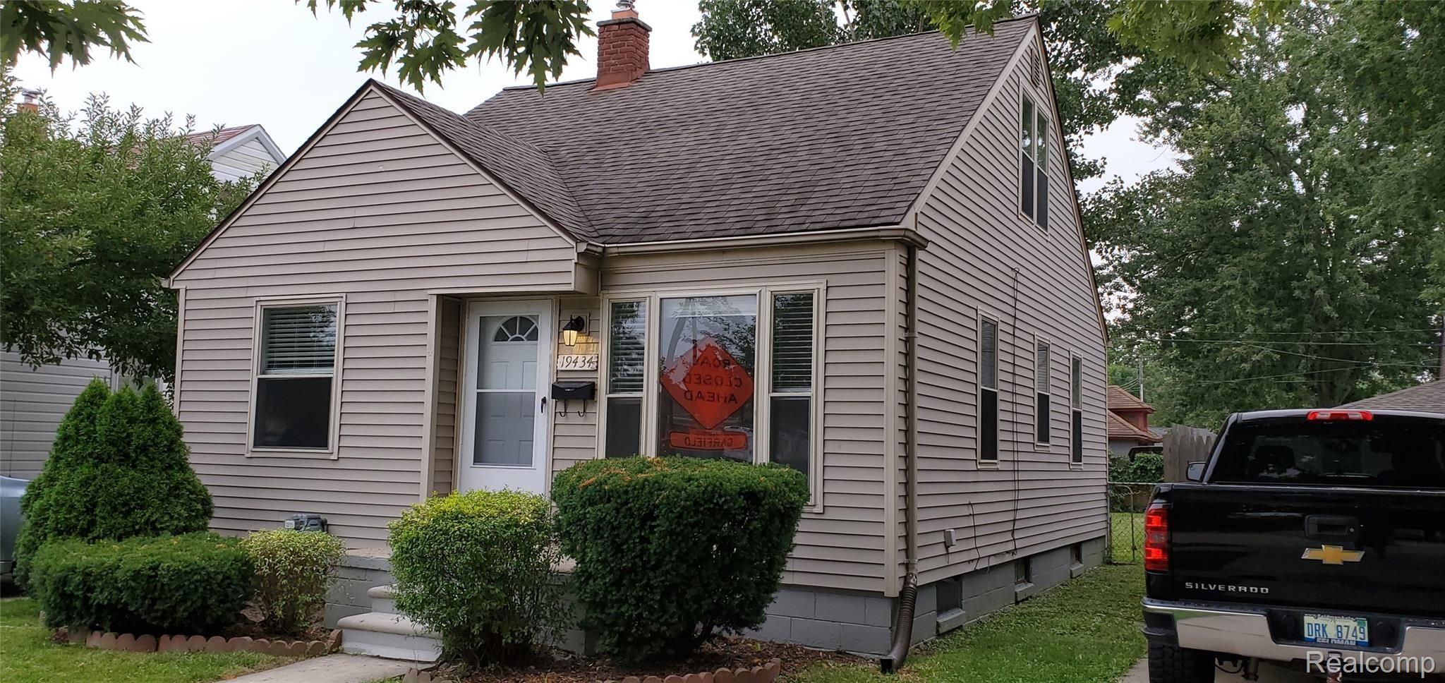 19434 Martin Road Roseville, MI 48066 - Photo 2 of 30 20200901_182944.jpg