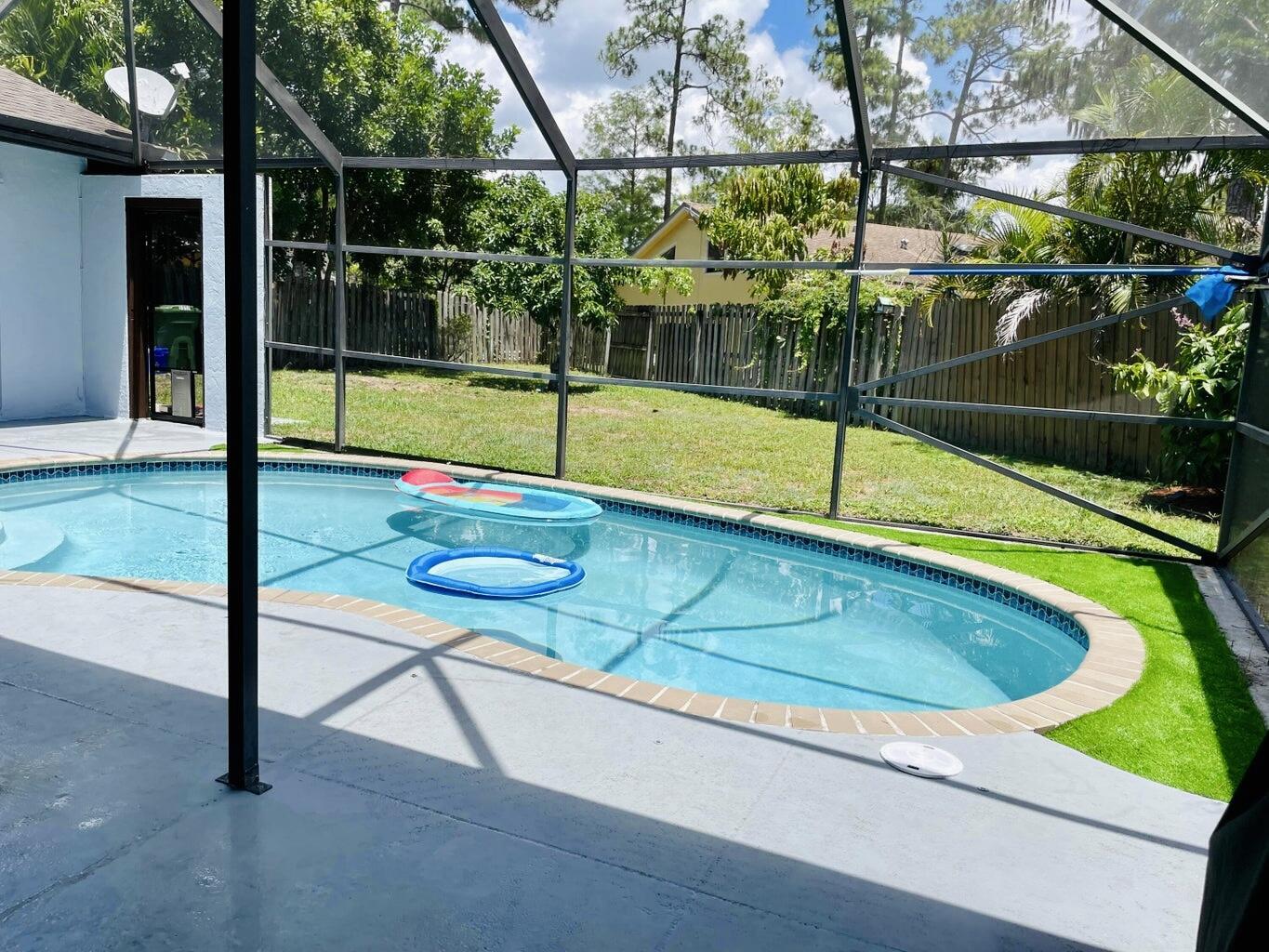 1317 Periwinkle Place Wellington, FL 33414 - Photo 20 of 25 IMG_3227