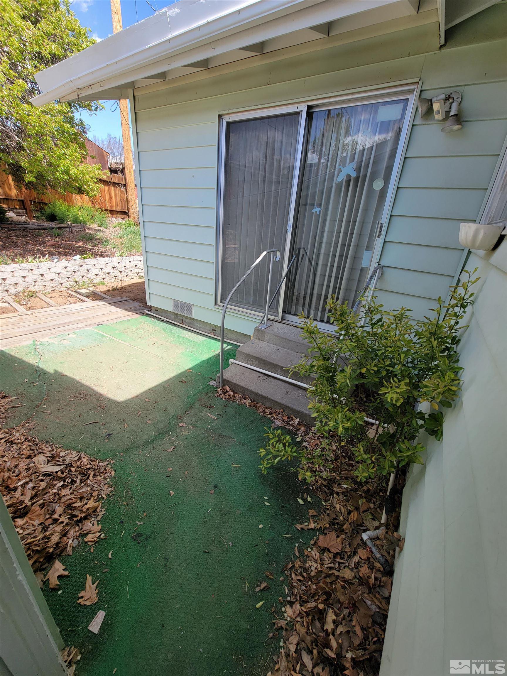 1985 Gridley Avenue Reno, NV 89503 - Photo 23 of 29 a backyard of a house