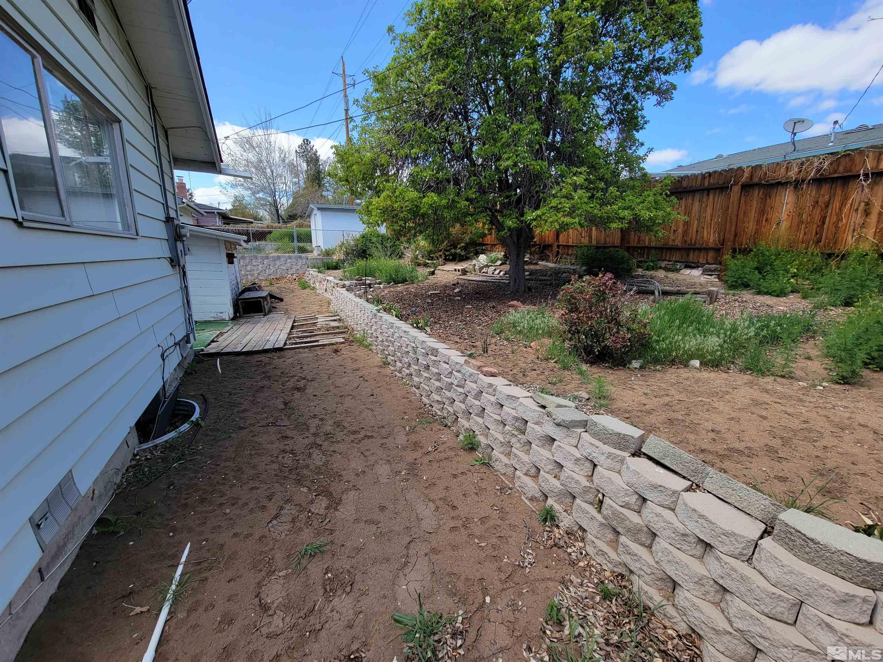 1985 Gridley Avenue Reno, NV 89503 - Photo 26 of 29 a view of a backyard with sitting area