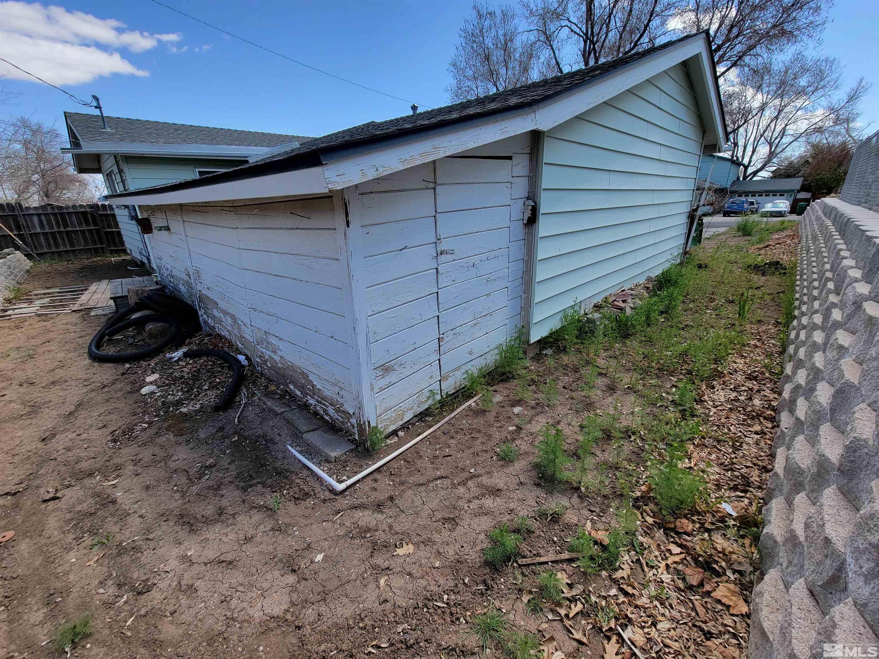 1985 Gridley Avenue Reno, NV 89503 - Photo 28 of 29 a view of a backyard