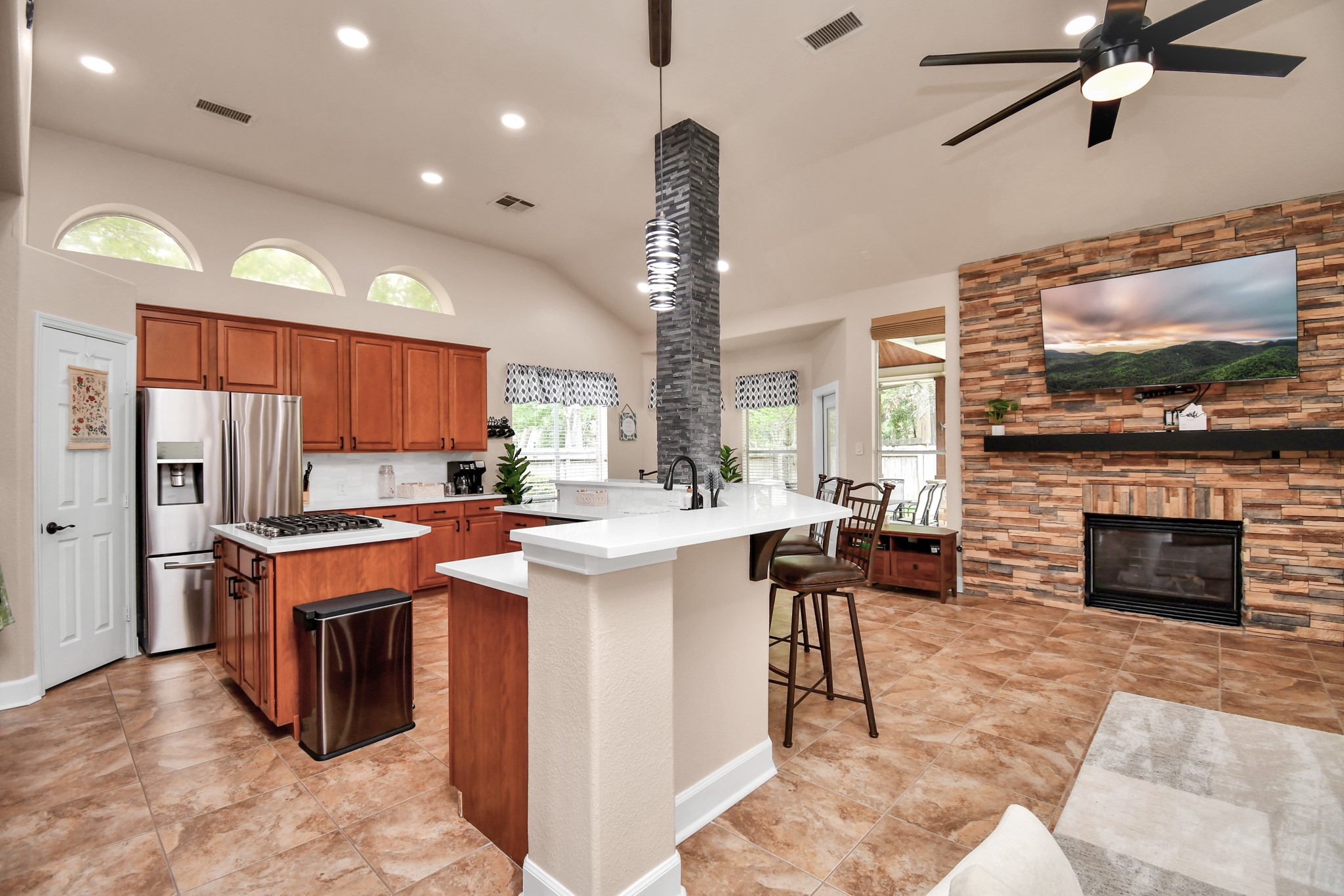 7 New Dawn Place Conroe, TX 77385 - Photo 13 of 48