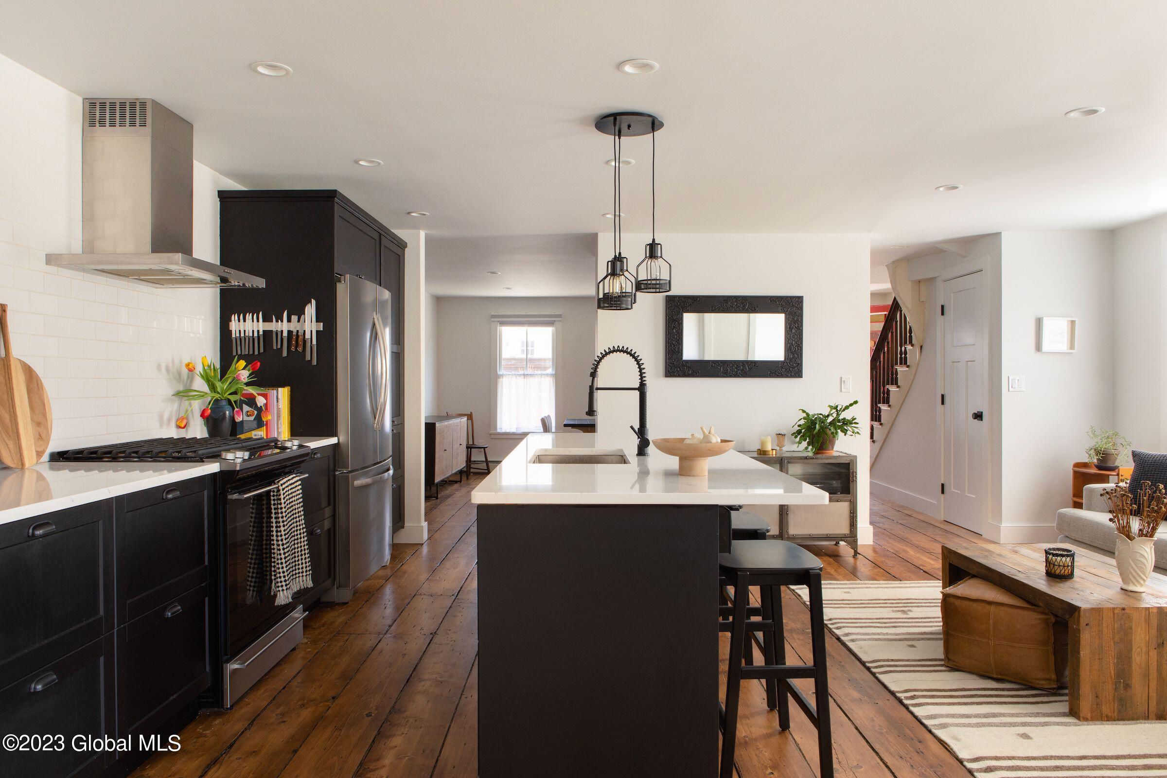 249 State Street Hudson, NY 12534 - Photo 5 of 24 photo_online_005