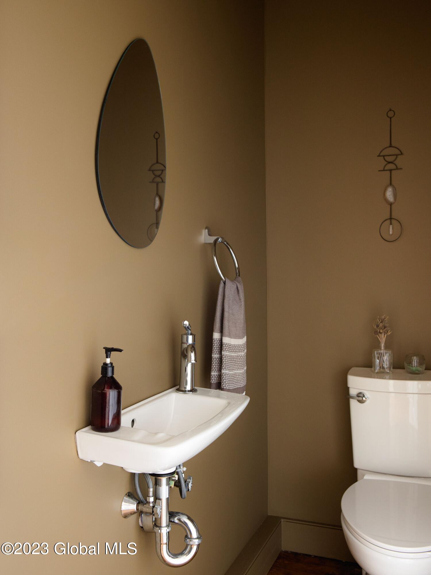 249 State Street Hudson, NY 12534 - Photo 9 of 24 photo_online_009