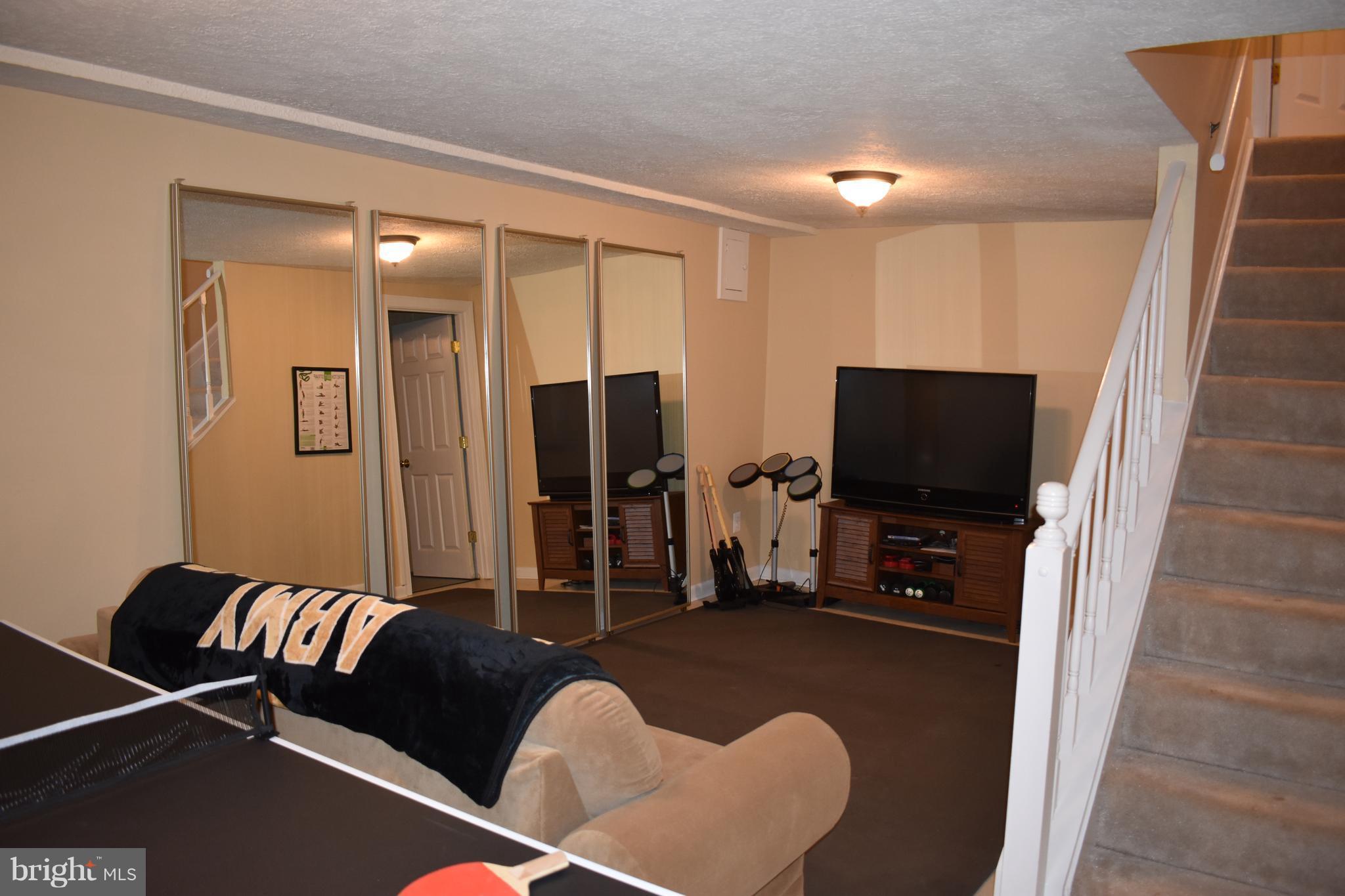 8618 Stonewall Road Manassas, VA 20110 - Photo 14 of 30 Lovely lower level with space!