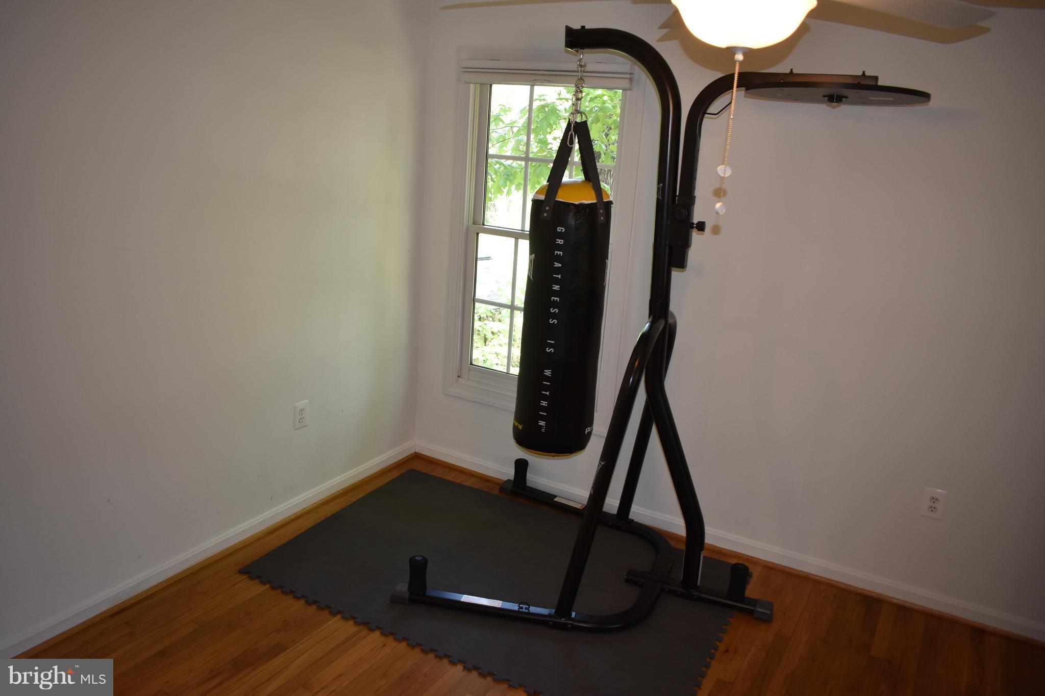 8618 Stonewall Road Manassas, VA 20110 - Photo 22 of 30 Bedroom, exercise room or office! Your choice!