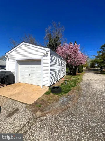 $302,000 | 2 Sheppard Davis Road, Cedarville, NJ 08311