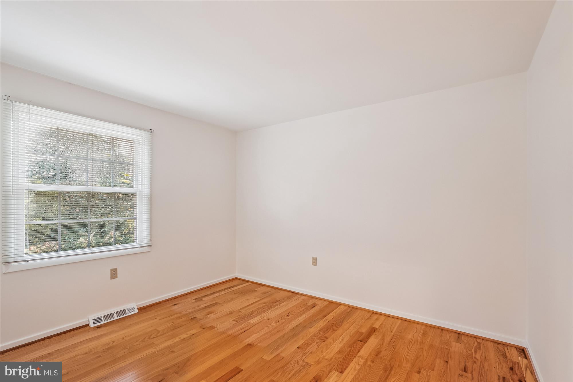 11410 Running Cedar Road Reston, VA 20191 - Photo 38 of 56 an empty room with a window