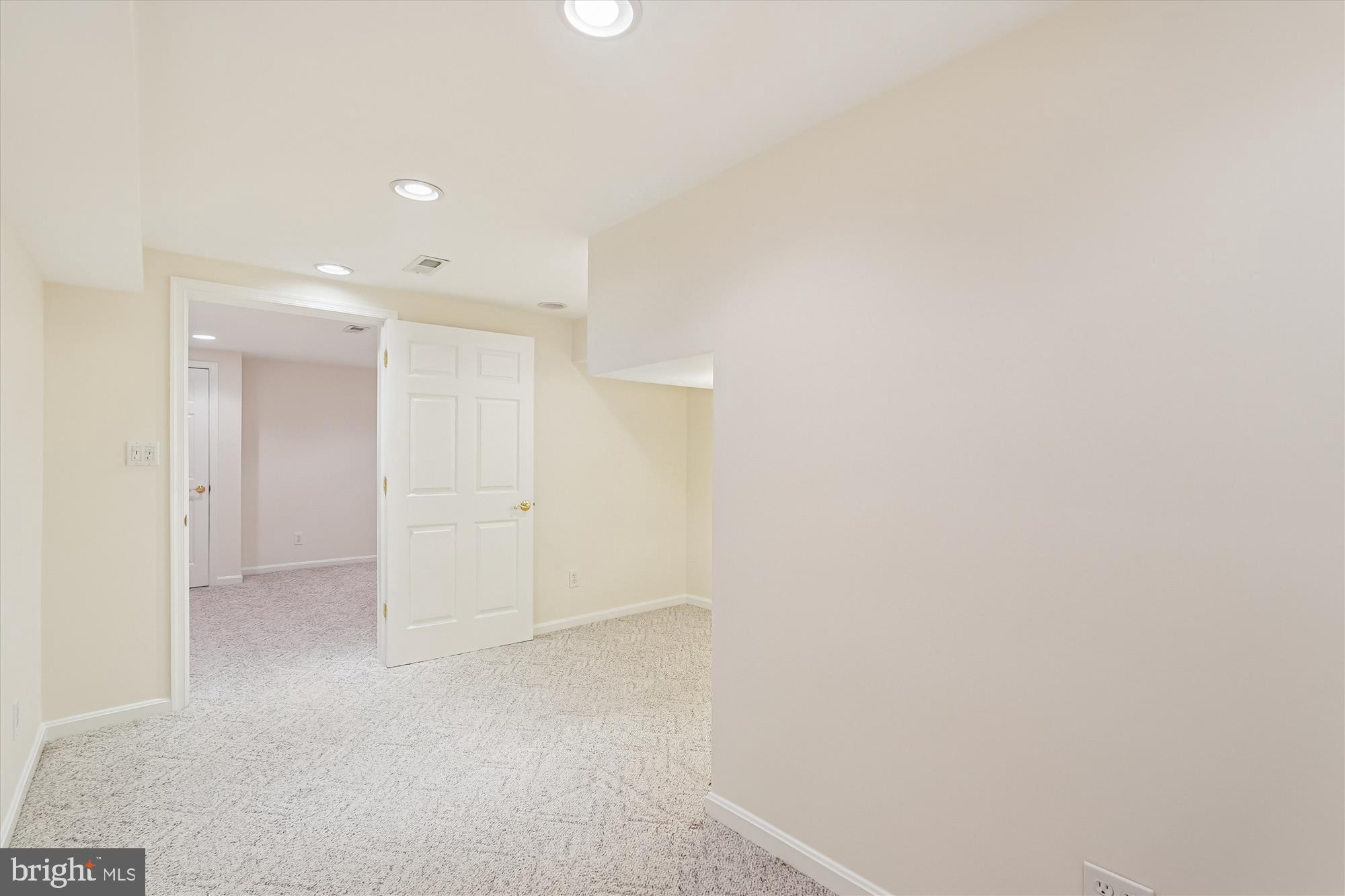 11410 Running Cedar Road Reston, VA 20191 - Photo 46 of 56 a view of empty room