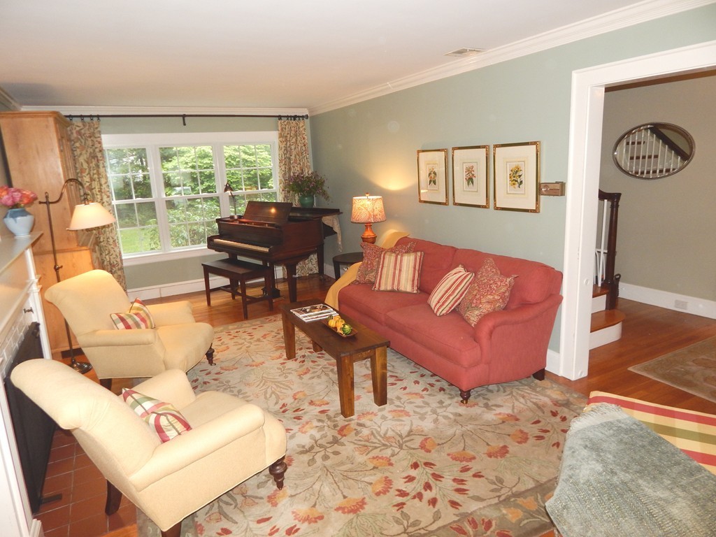 38 Pine Plain Road Wellesley, MA 02481 - Photo 8 of 30